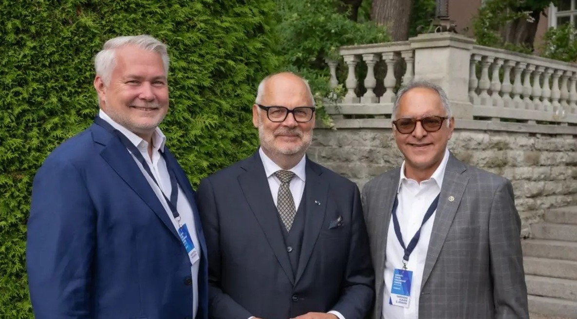 Morten Reimers with President Alar Karis of Estonia and Sonny Aswani of Tolaram Group in Tallinn